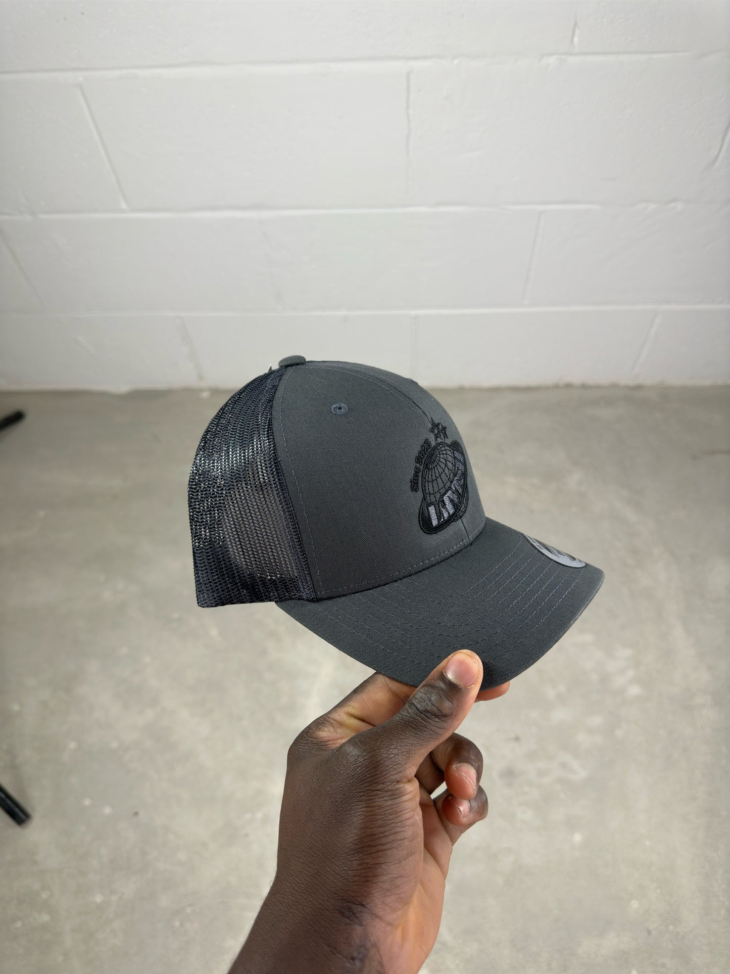 GLOBAL LAVISHWRLD CAP DARK GREY