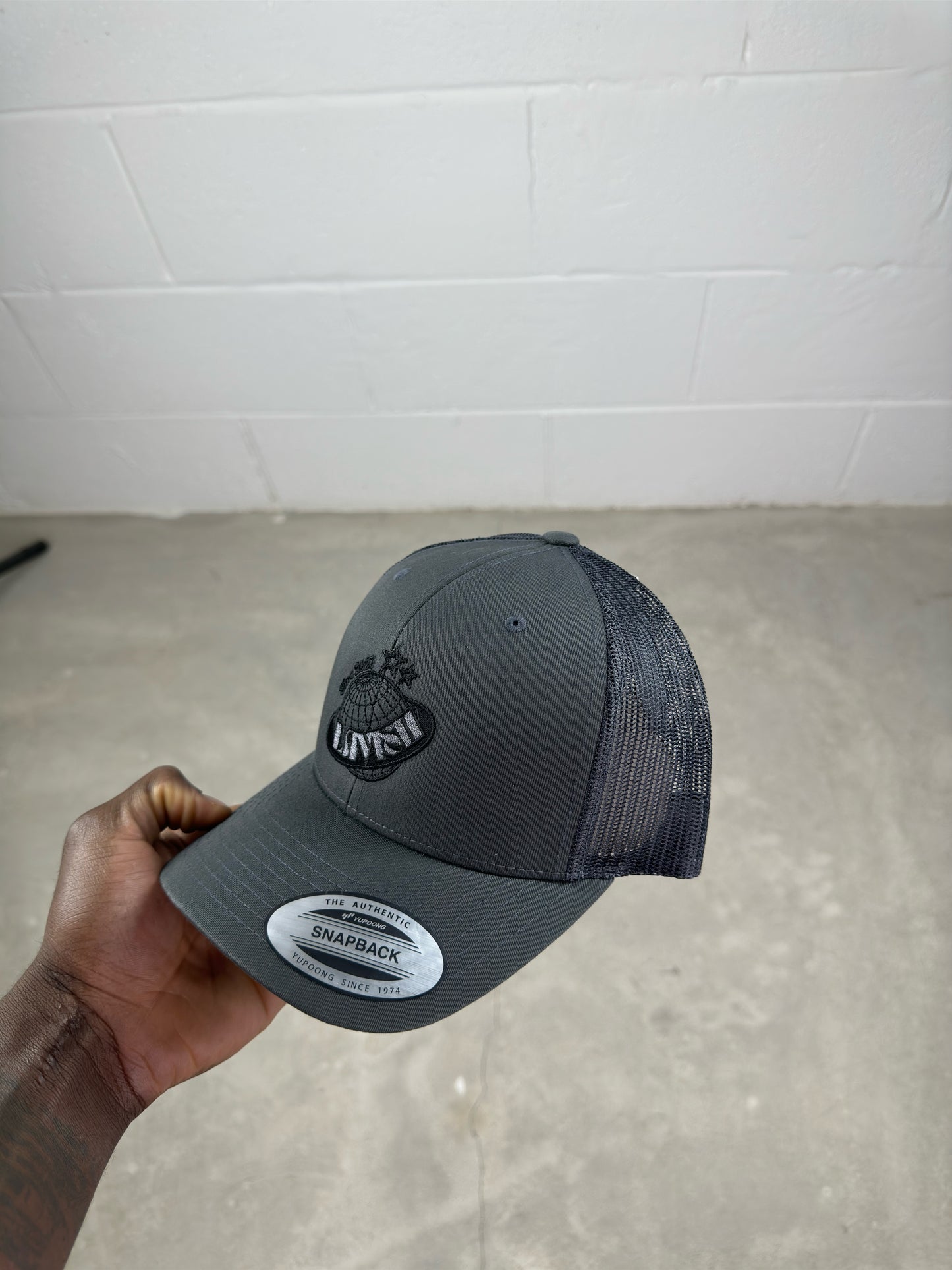 GLOBAL LAVISHWRLD CAP DARK GREY
